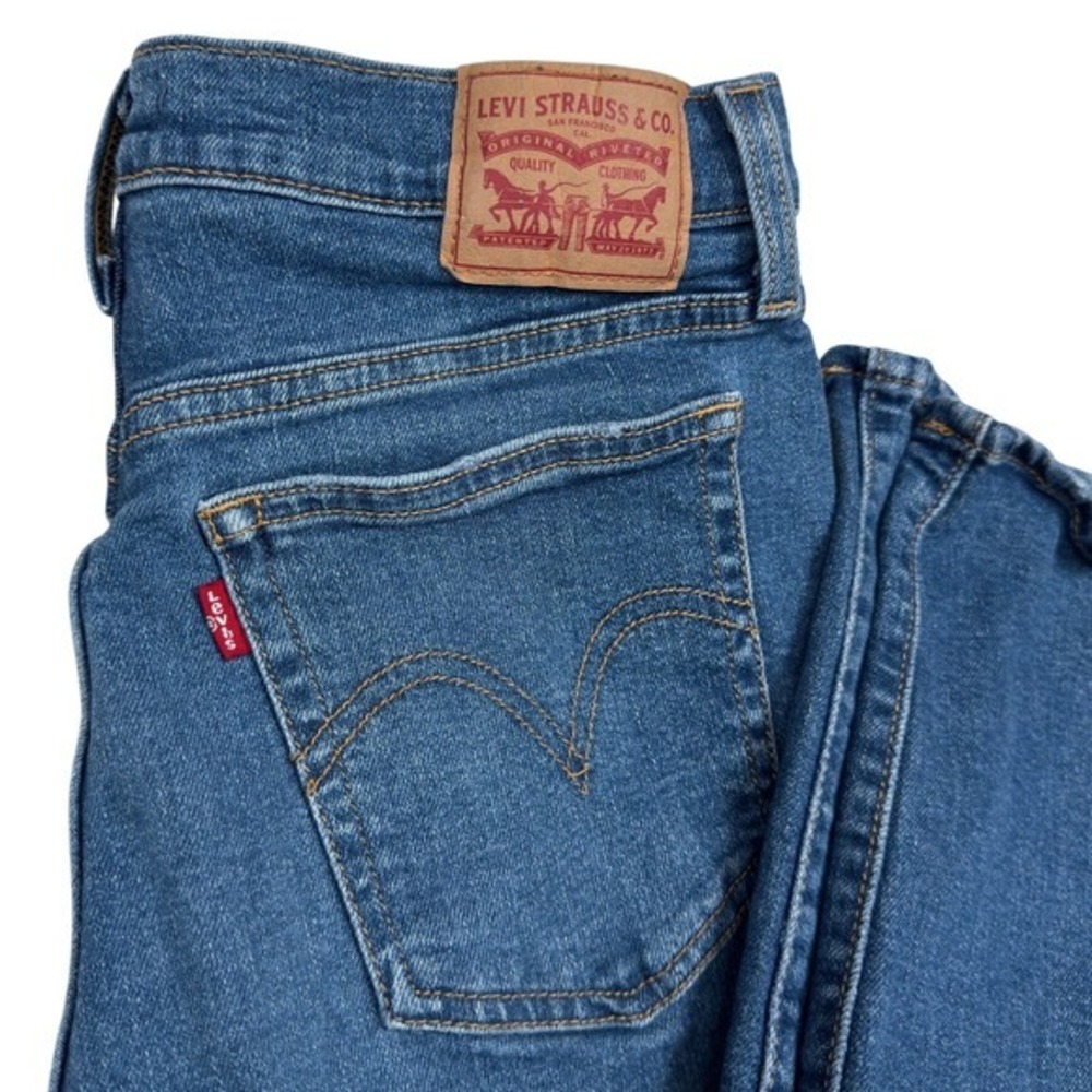 Levi's Wedgie‎ Straight 31x28 High Rise Distressed 90s Style Jeans 34964-0151
